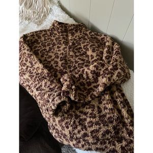 Adorable animal print shorter soft fluffy coat.